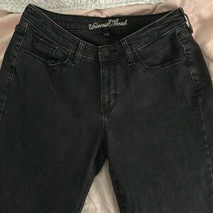 Universal Thread size 10 black wash
